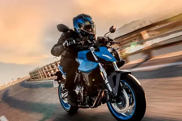 Suzuki GSX-8S