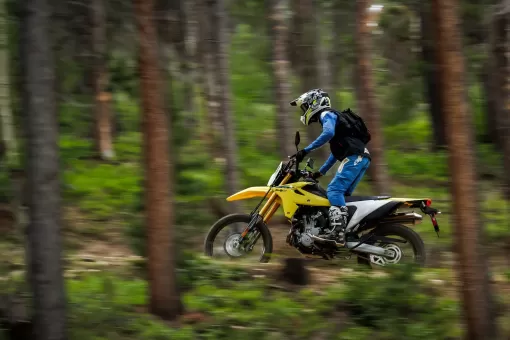 suzuki-nov24-drz4pair-gallery8.jpg
