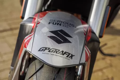 suzuki-mar26-gsxgraphicskits-body4.webp